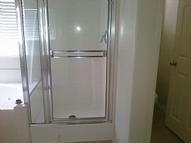 Beautiful 3 Bedroom Home with Large Kitchen in Fontana, CA (Photo 11 of 12)