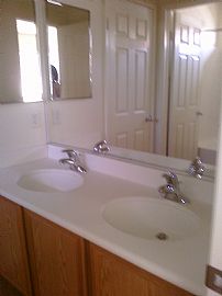 Beautiful 3 Bedroom Home with Large Kitchen in Fontana, CA (Photo 12 of 12)