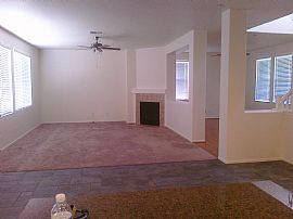 Beautiful 3 Bedroom Home with Large Kitchen in Fontana, CA (Photo 2 of 12)