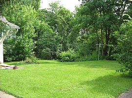 Well-Cared For Older 2 Bedroom Home on Dead-End Street in Stillwater, MN (Photo 2 of 11)