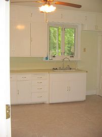 Well-Cared For Older 2 Bedroom Home on Dead-End Street in Stillwater, MN (Photo 5 of 11)