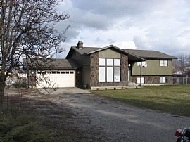 Great 5 Bedroom Home on 2 Acres at Otis Orchards/Liberty Lake in Otis Orchards, WA