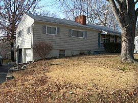 Great 3 Bedroom Home in Great Location!  in Gladstone, MO