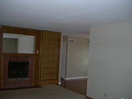 Great 3 Bedroom Home in Great Location!  in Gladstone, MO (Photo 4 of 5)