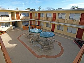 Furnished 2 Bedroom Apartment - Move-In Now - $0 Deposits! $350 in Las Vegas, NV (Photo 4 of 6)