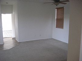Conducive 3 Bedroom Home in North Phoenix - $1,100 in Phoenix, AZ (Photo 3 of 6)