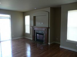 Large 5 Bedroom Home with 3 Car Garage in Lacey, WA (Photo 3 of 5)