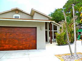 Unique 3 Bedroom Family Home with Beautiful Pool in Sarasota, FL (Photo 9 of 9)