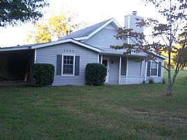 Charming 2 Bedroom Cottage Type Home on Quiet Street in Lithonia, GA