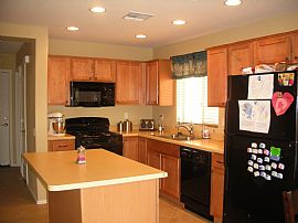 Beautiful 3 Bedroom Former Model Home in Prestigious Area in Sahuarita, AZ (Photo 4 of 9)