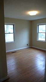 Appealing 3 Bedroom Home with Beautiful Hardwood Floors in Chattanooga, TN (Photo 6 of 7)
