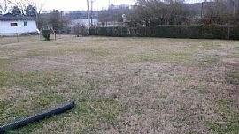 Appealing 3 Bedroom Home with Beautiful Hardwood Floors in Chattanooga, TN (Photo 7 of 7)