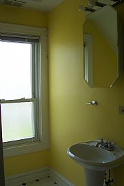 Lovely 2 Bedroom Apartment Heart of Downtown Glen Ellyn       in Glen Ellyn, IL (Photo 4 of 10)