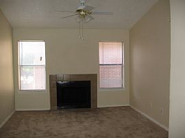 Remodeled 1 Bedroom Apartment with Free Washer and Dryer! in Dallas, TX (Photo 6 of 12)