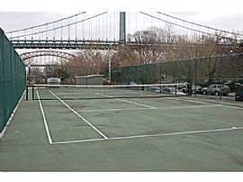  Luxury 2 Bedroom Condo in Shore Towers in Astoria, NY (Photo 7 of 10)