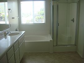 $2195 / 5br Entire Home Remodeled/gardener Included/move in Now in Lake Elsinore, CA (Photo 4 of 9)