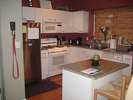 2 Bedroom 2 Level Bucktown Condo in Chicago, IL