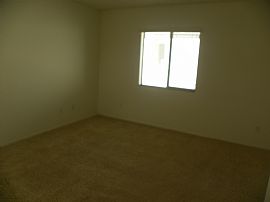 Newer House of 3 Bedroom at Warner and Gilbert in Gilbert, AZ (Photo 10 of 12)