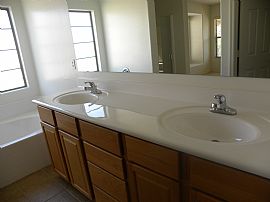 Newer House of 3 Bedroom at Warner and Gilbert in Gilbert, AZ (Photo 6 of 12)