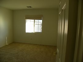 Newer House of 3 Bedroom at Warner and Gilbert in Gilbert, AZ (Photo 7 of 12)