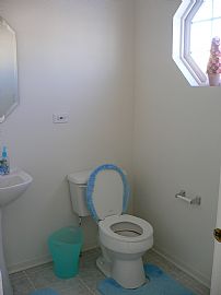 Spacious, Ultra Clean 4 Bedroom Home with Huge Basement in Lake in the Hills, IL (Photo 3 of 12)