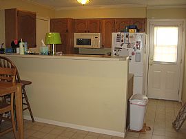 Exceptional 3 Bedroom Townhouse with Pool and Playground  in Olathe, KS (Photo 3 of 7)