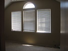 Exceptional 3 Bedroom Townhouse with Pool and Playground  in Olathe, KS (Photo 4 of 7)