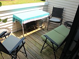 Great 1 Bedroom Apartment with Balcony - Pets Welcome in Rocky Hill, CT (Photo 3 of 8)