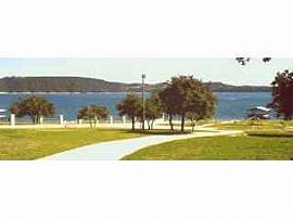 Scenic 2 Bedroom Home with Breathtaking View of Lake Travis in Austin, TX (Photo 2 of 6)