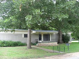 Great 2 Bedroom Corner Mobile Home with Beautiful Trees! in Smithville, TX