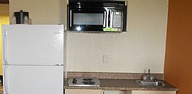 Beautiful, Spacious Studio with Guest Laundry Facilities in Irving, TX (Photo 3 of 10)
