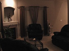 Newer 3 Bedroom Home with $400 Off First Month in Gresham, OR (Photo 3 of 10)