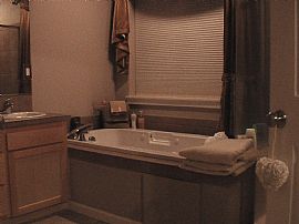 Newer 3 Bedroom Home with $400 Off First Month in Gresham, OR (Photo 8 of 10)