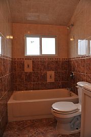 Delightful 3 Bedroom Single House with Studio in Staten Island, NY (Photo 3 of 4)