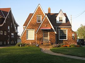 Prestigious 4 Bedroom Home in Beautiful South Hills Area in Cleveland, OH