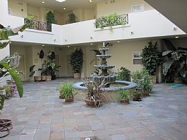 Beautiful 3 Bedroom Penthouse Condo with Mountain View in West Toluca Lake, CA (Photo 3 of 5)