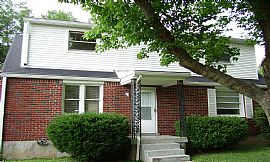 Great 2 Bedroom Duplex Townhouse with Updated Kitchen Cabinets in Nashville, TN