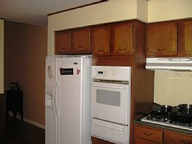 Large 4 Bedroom Family Home on Wooded Lot - Walk to All in Algonquin, IL (Photo 2 of 6)