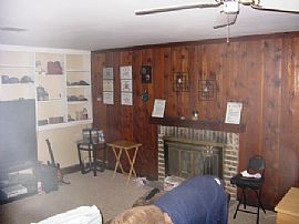 Large 4 Bedroom Family Home on Wooded Lot - Walk to All in Algonquin, IL (Photo 5 of 6)