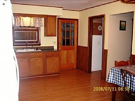 Large 4 Bedroom Family Home on Wooded Lot - Walk to All in Algonquin, IL (Photo 6 of 6)