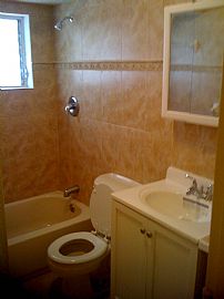 Large 4 Bedroom Home with 1 Car Garage in Pompano Beach, FL (Photo 4 of 4)