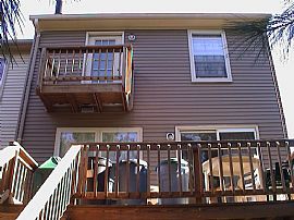 Beuatiful Townhome in Wheaton, MD (Photo 2 of 3)