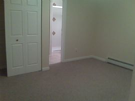 Upscale, 1 Br Apt in Private Home- Utilities Included in Deer Park, NY (Photo 3 of 6)