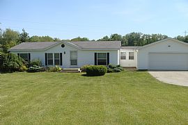 Tasteful 3 Bedroom Home Near Edwardsburg in Niles, MI