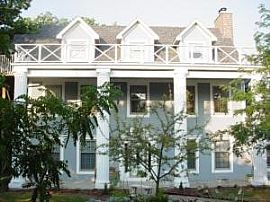 Holiday Special! Upscale 5 Bedroom Home For Large Family in Gurnee, IL