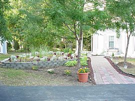 Holiday Special! Upscale 5 Bedroom Home For Large Family in Gurnee, IL (Photo 4 of 8)