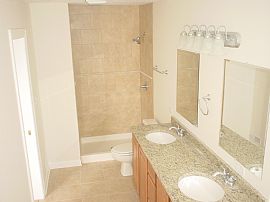 Holiday Special! Upscale 5 Bedroom Home For Large Family in Gurnee, IL (Photo 8 of 8)