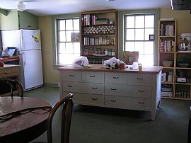 Spacious 3 Bedroom Home with Studio that's Great for Artists in Middle Haddam, CT (Photo 4 of 7)