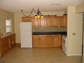 Very Clean 1 Bedroom Duplex Home - New Central AC/Heat in Clearwater, FL (Photo 2 of 12)