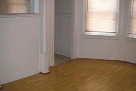 Large 1 Bedroom Apartment with Plenty of Sunlight in Berkeley, CA (Photo 2 of 9)